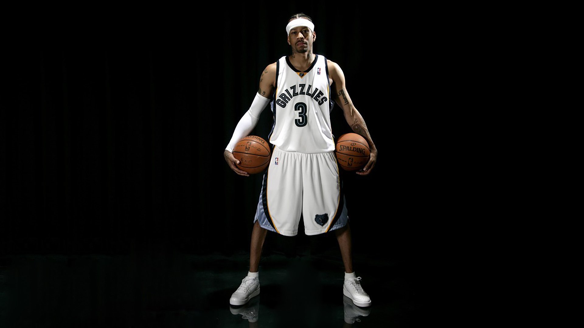 男子中长距离稳步前行，中长距离跑的动作要领