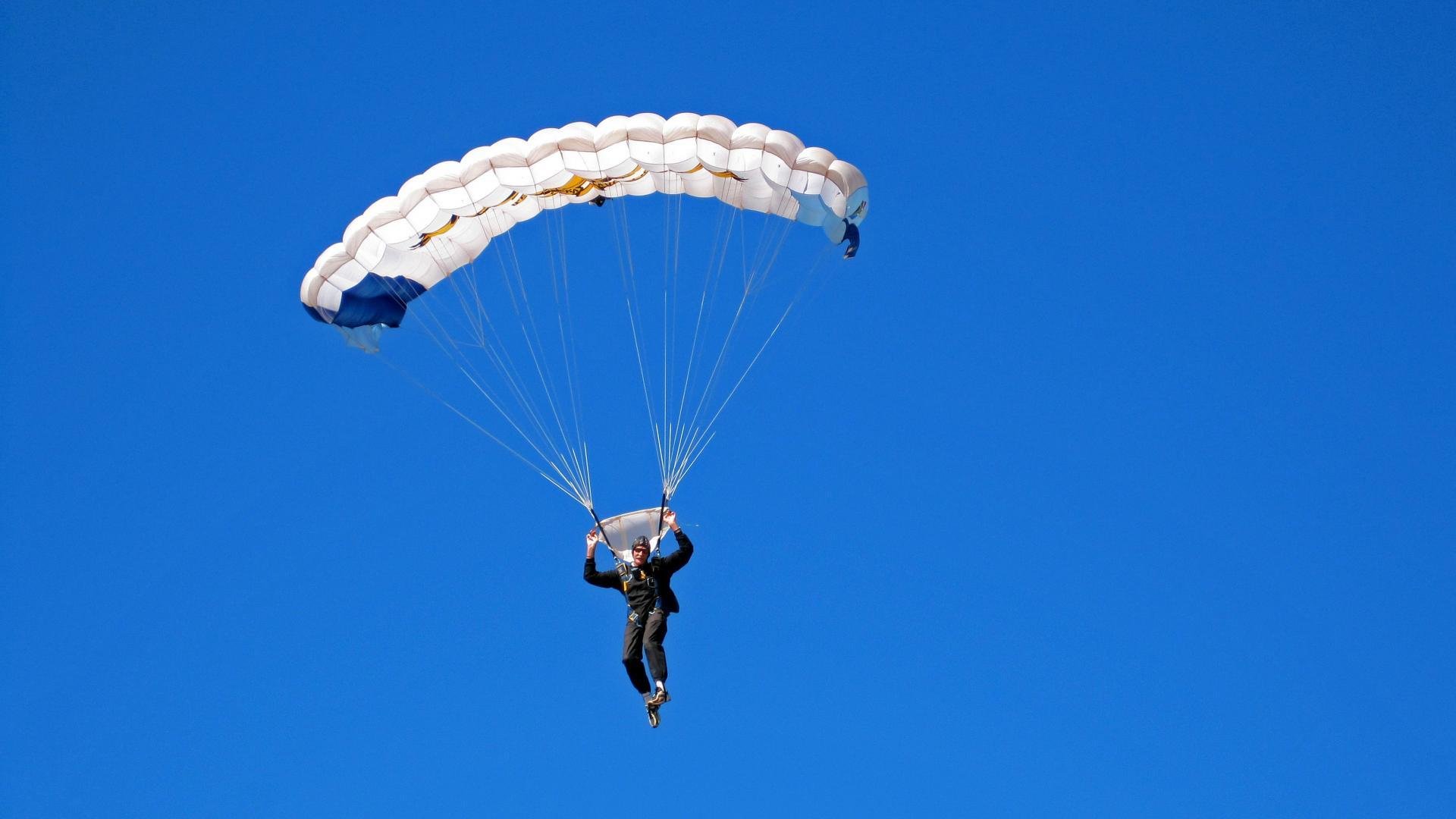 中国女排参加世界大奖赛全力冲冠,中国女排参加世界大奖赛全力冲冠是哪一年