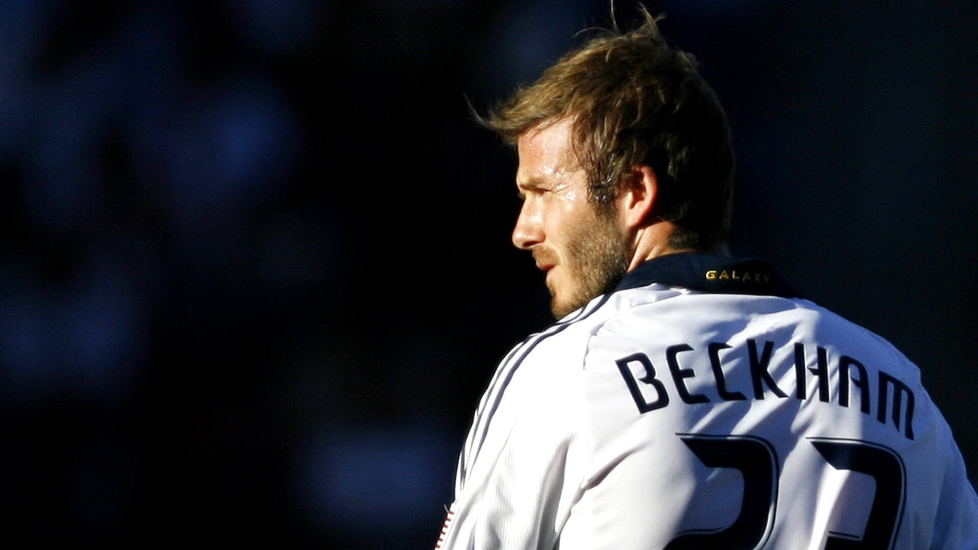 英国队用坚韧与速度征服赛场，英国队比赛